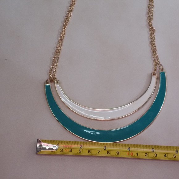 Vintage Fashion Necklace - Picture 3 of 4